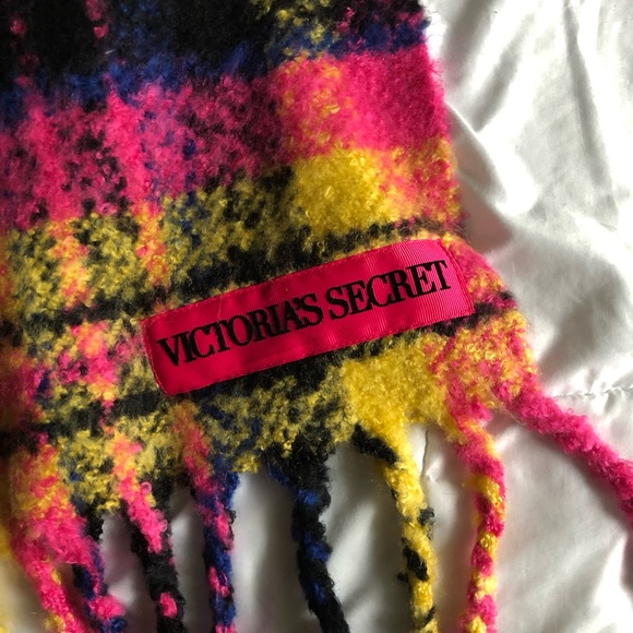 Victoria Secret Fuchsia & Yellow Plush Plaid Scarf - Picture 5 of 10
